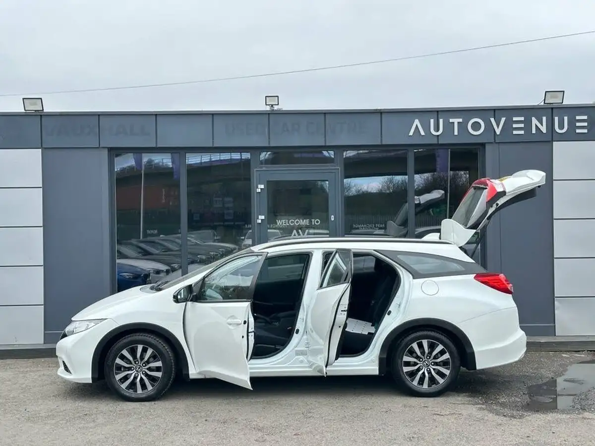 2014-honda-civic-16td-se-plus-tourer-big-30