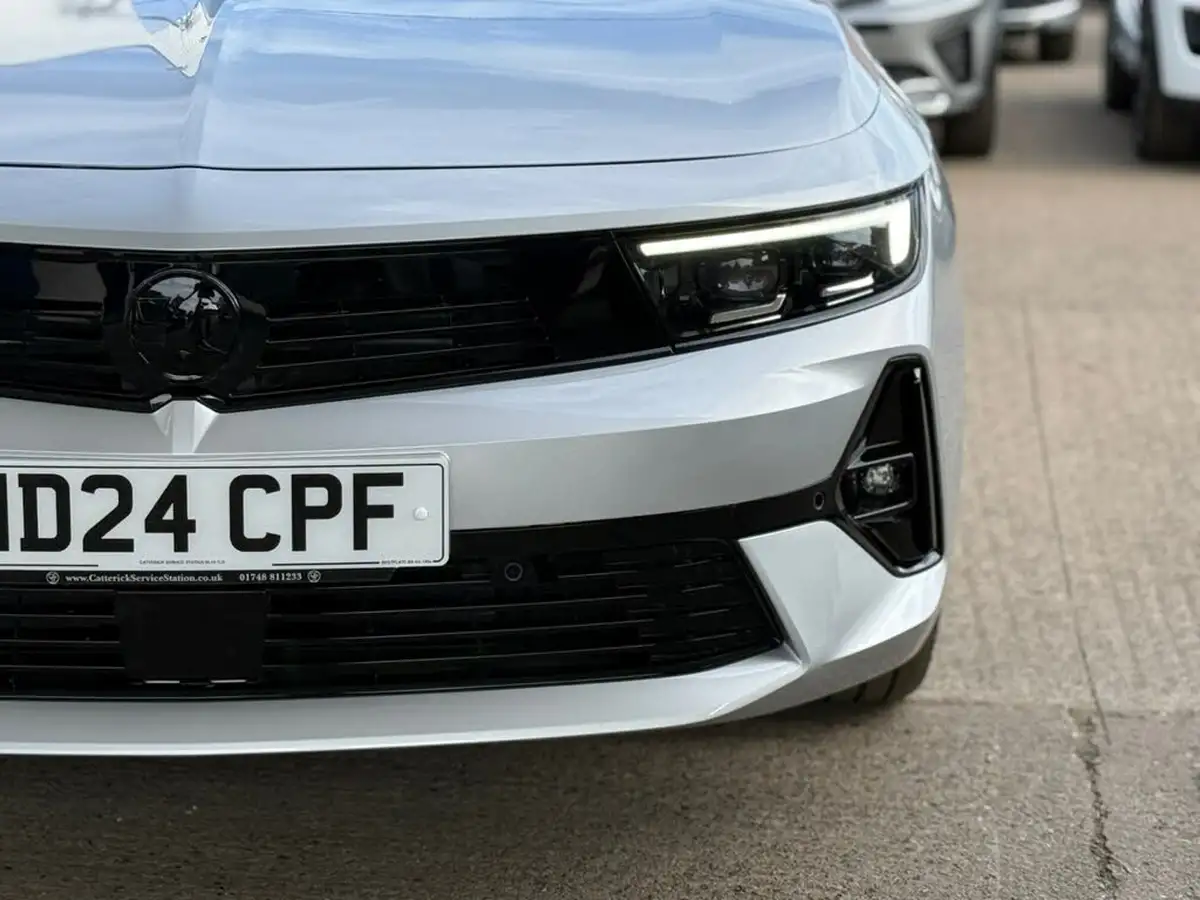 2024-vauxhall-astra-12-turbo-ultimate-130ps-hatchback-big-17
