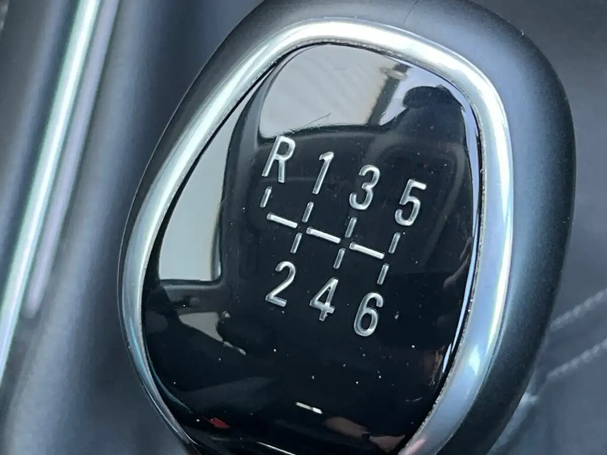 2020-vauxhall-grandland-x-12-sri-nav-big-22