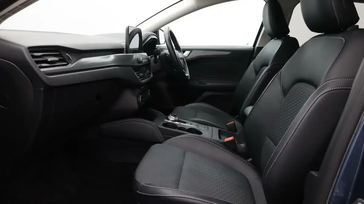 2019-ford-focus-10t-titanium-x-estate-auto-big-14