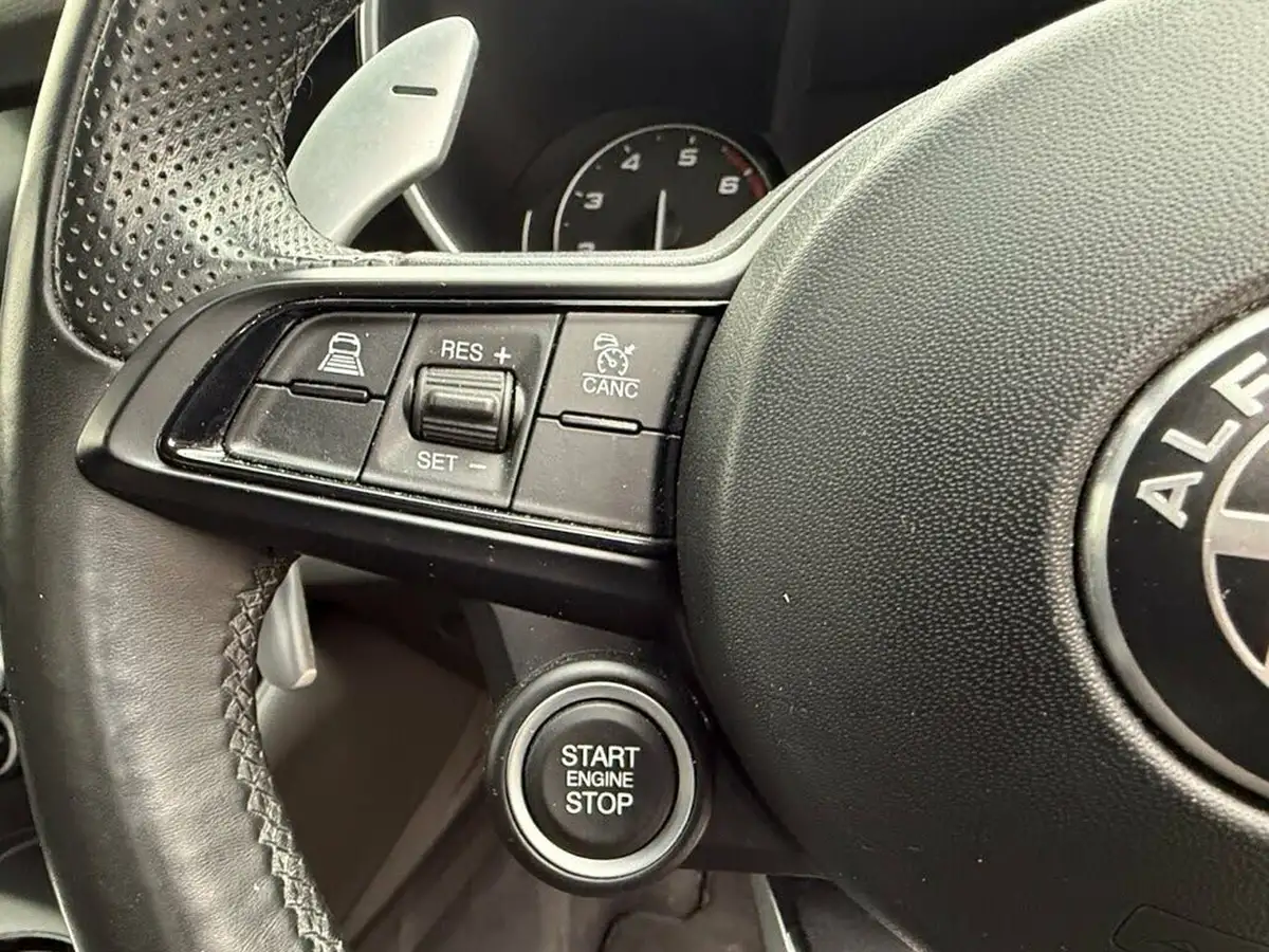 2021-alfa-romeo-giulia-20-veloce-276bhp-big-20