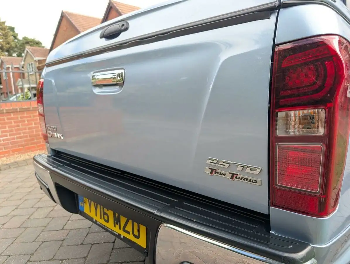 2016-isuzu-d-max-25td-centurion-big-21