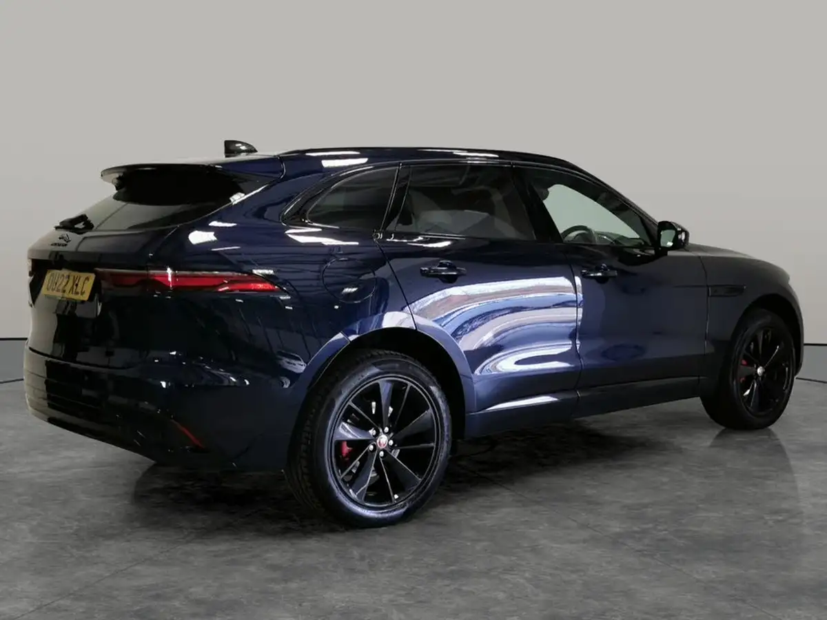 2022-jaguar-f-pace-20-d200-r-dynamic-black-big-10