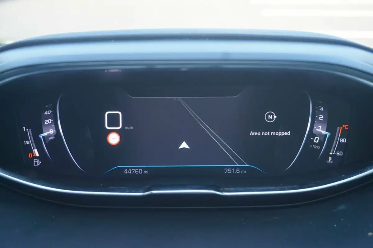2021-peugeot-5008-suv-12-puretech-gt-big-24