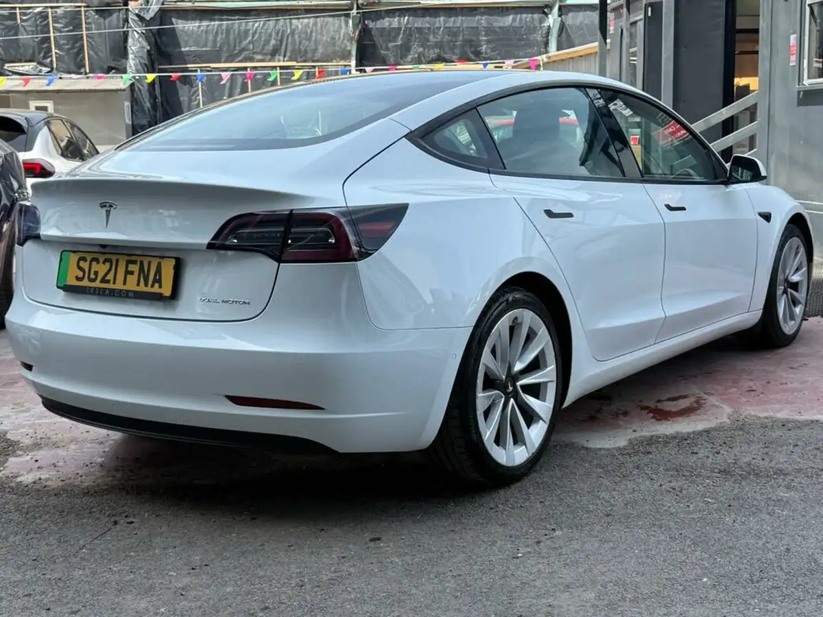 2021-tesla-model-3-e-long-range-4x4-big-7