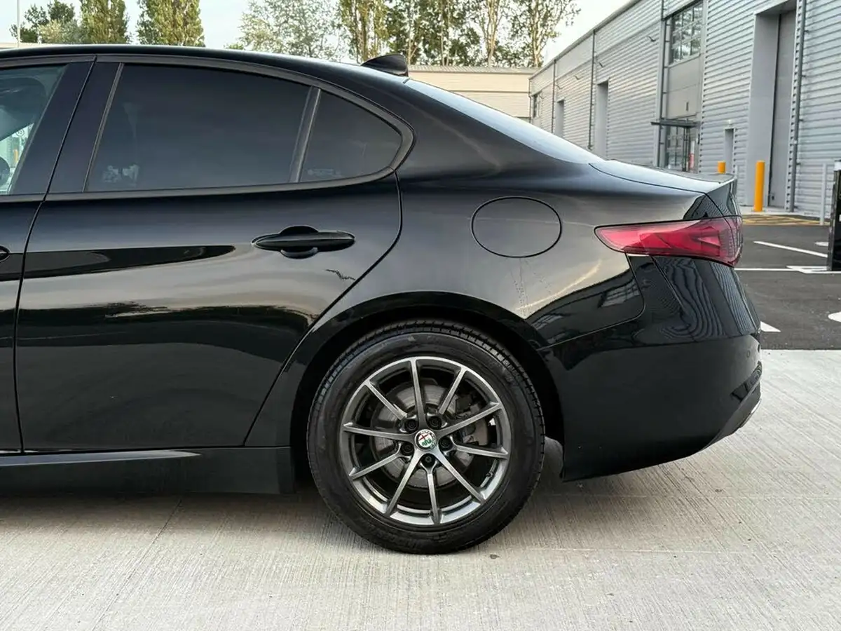 2018-alfa-romeo-giulia-22td-super-147bhp-big-9