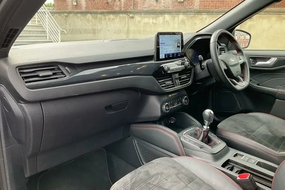 2022-ford-kuga-big-17