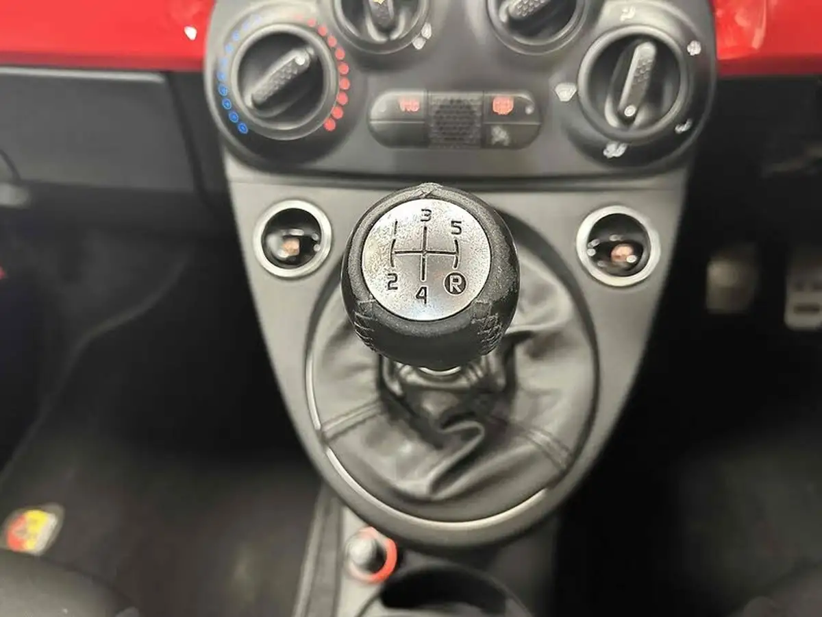 2016-abarth-595-14-tjet-big-24