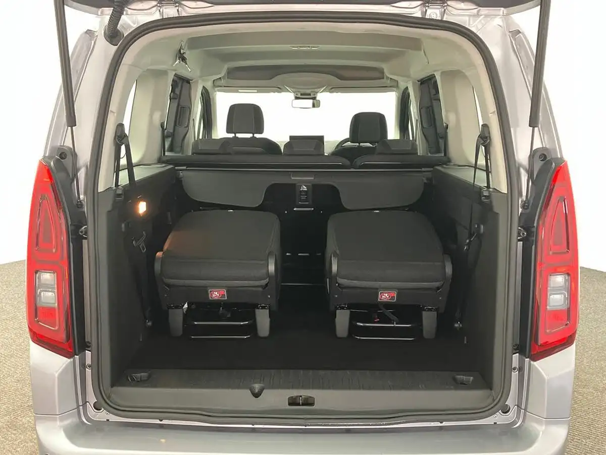 2024-vauxhall-combo-life-e-design-xl-big-19