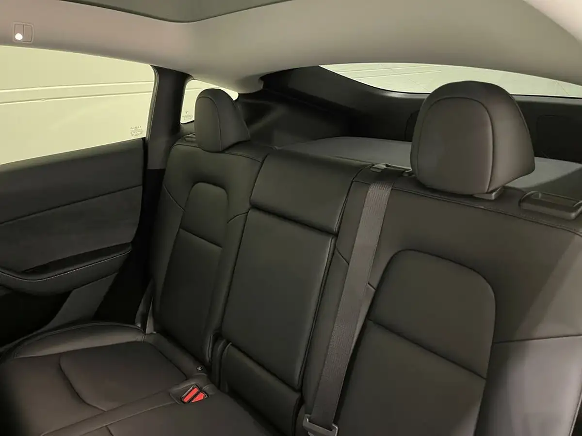 2024-tesla-model-y-e-performance-big-38