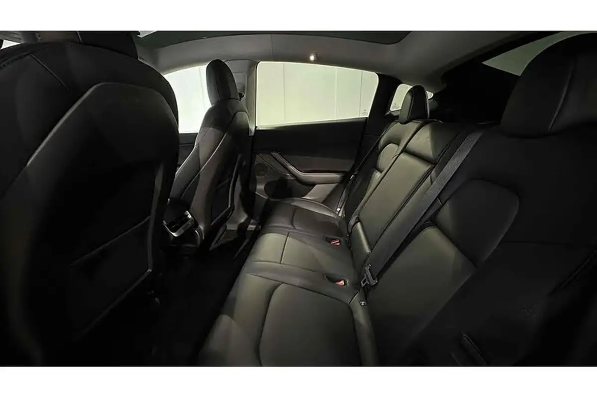 2022-tesla-model-y-e-long-range-big-20