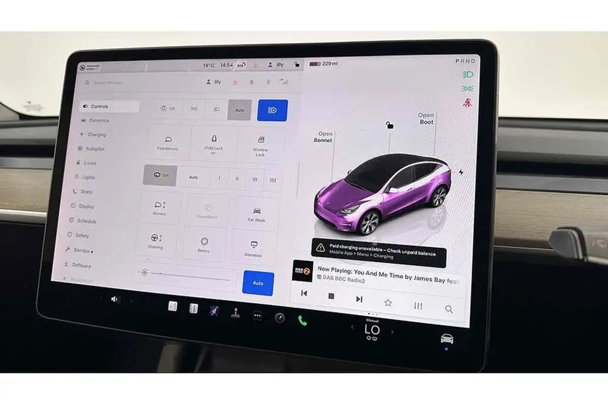 2022-tesla-model-y-e-long-range-big-42