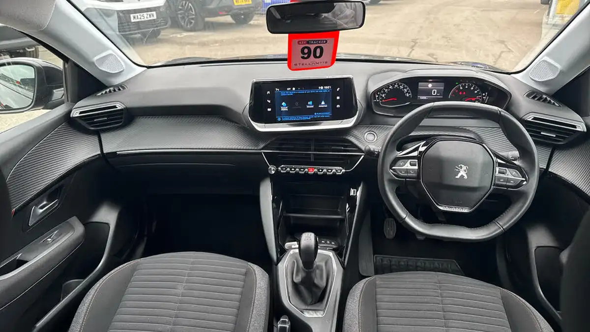 2023-peugeot-208-12-puretech-active-premium-75ps-big-3