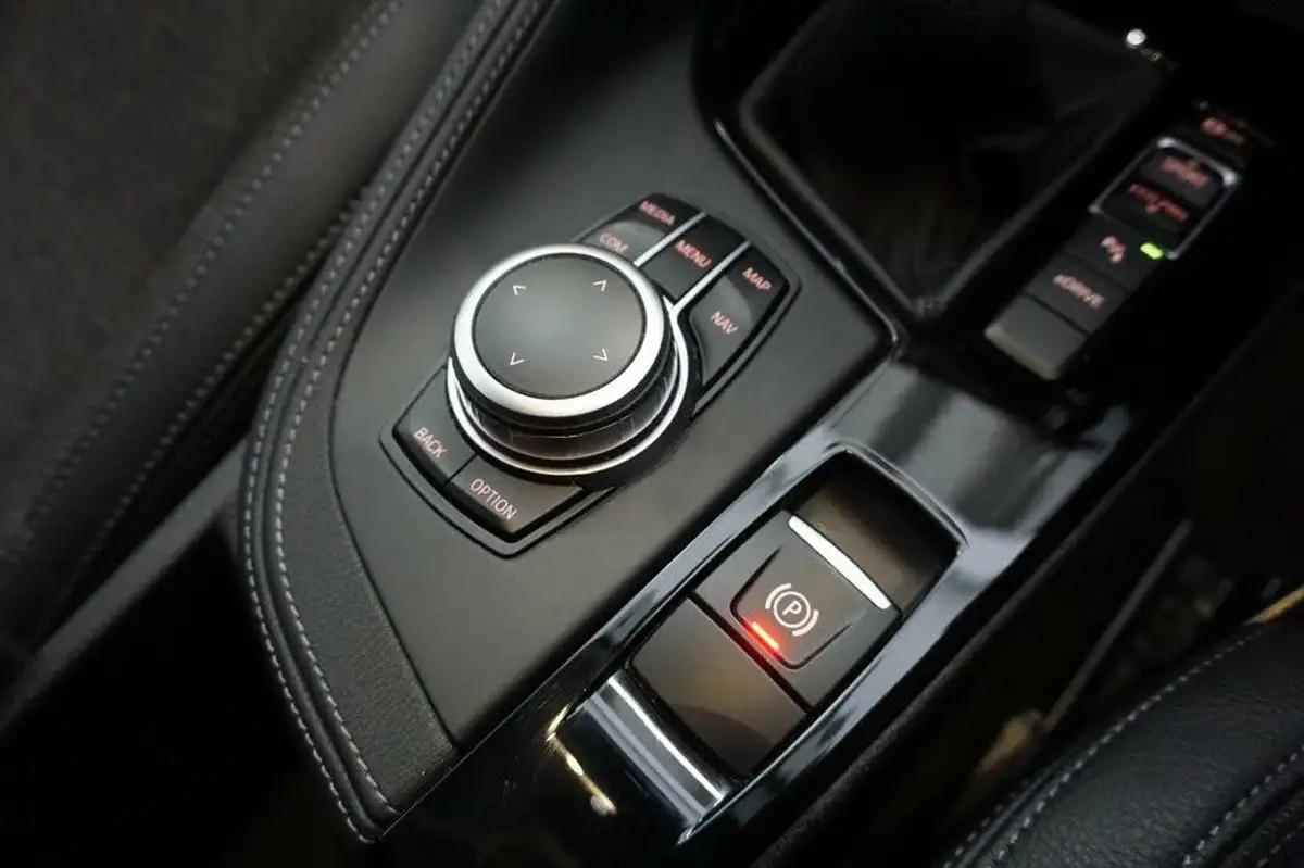 2022-bmw-x1-15-xdrive-25e-phev-sport-big-31