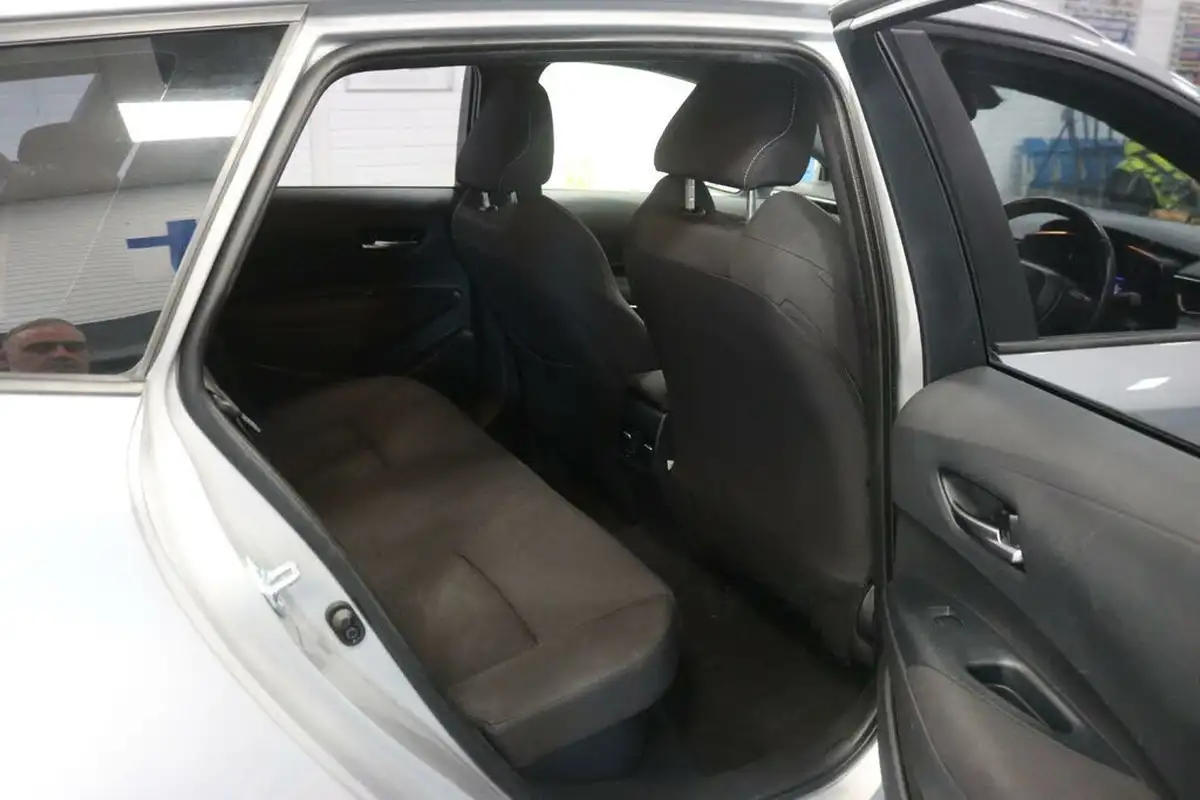 2021-toyota-corolla-18-vvt-i-icon-tech-spare-wheel-touring-sports-5d-big-7