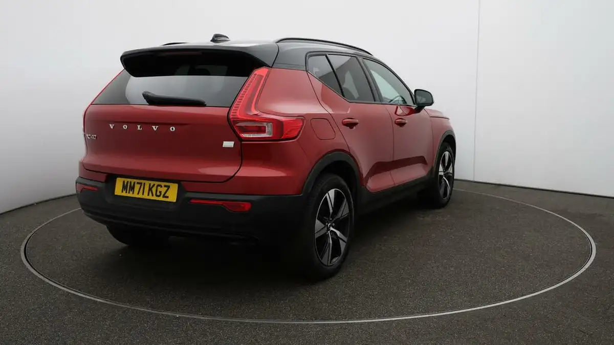 2022-volvo-xc40-15-t4-r-design-big-45