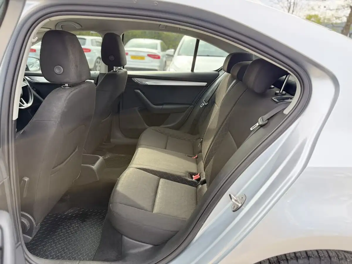 2020-skoda-octavia-10-tsi-s-hatchback-big-26