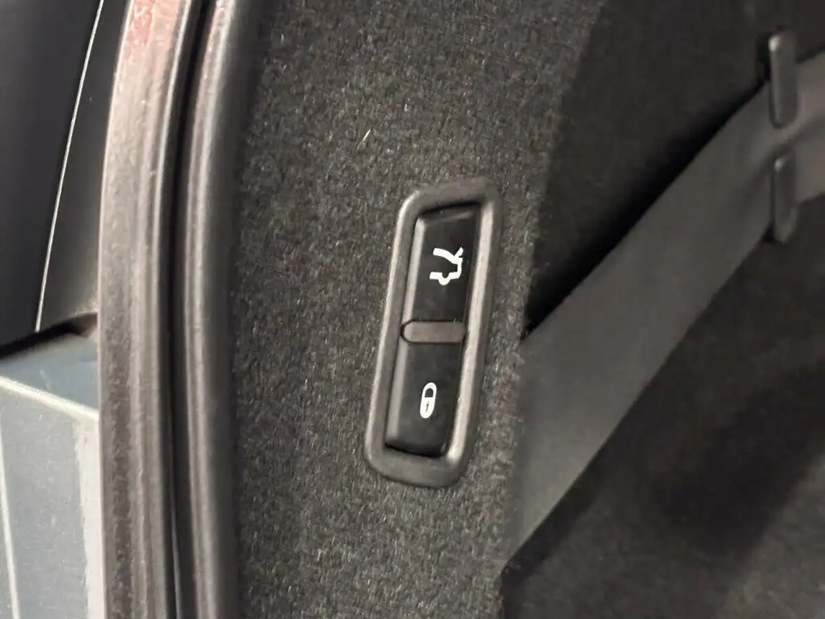 2017-maserati-levante-30td-4x4-no-trim-big-16