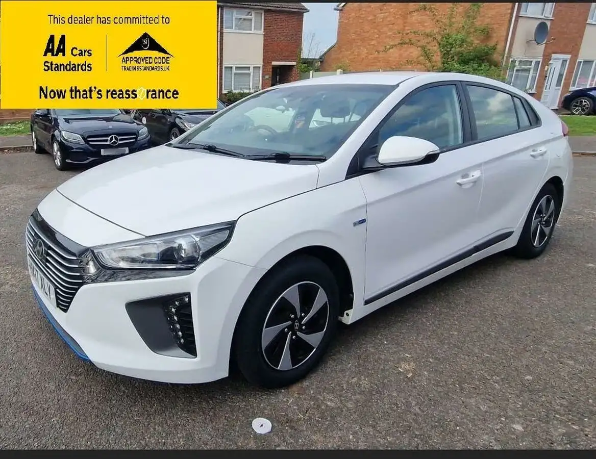 2017-hyundai-ioniq-16-gdi-se-hybrid-big-1