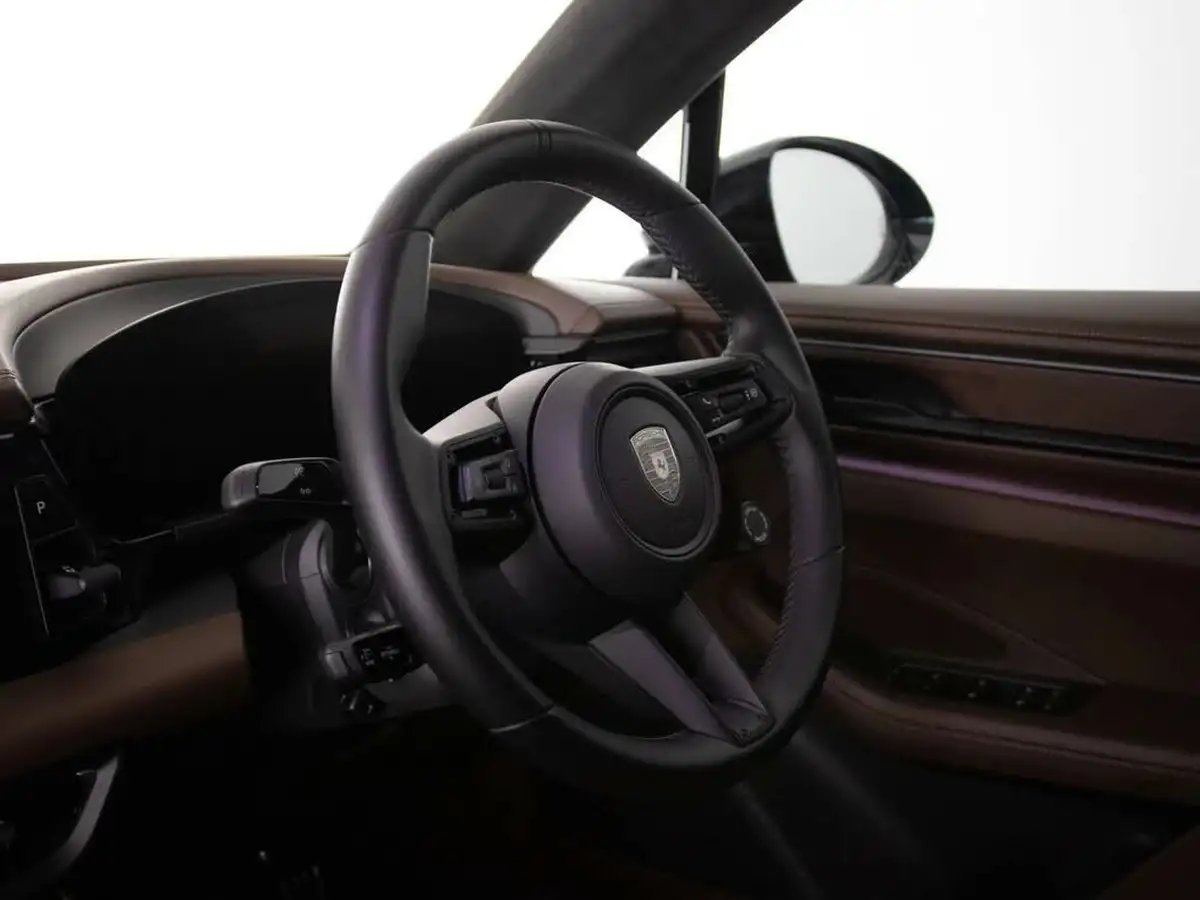 2024-porsche-macan-e-turbo-electric-big-24