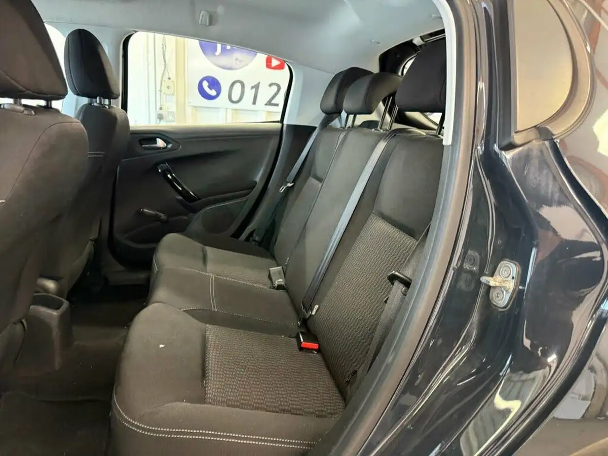 2018-peugeot-208-12-puretech-active-82bhp-ss-big-12