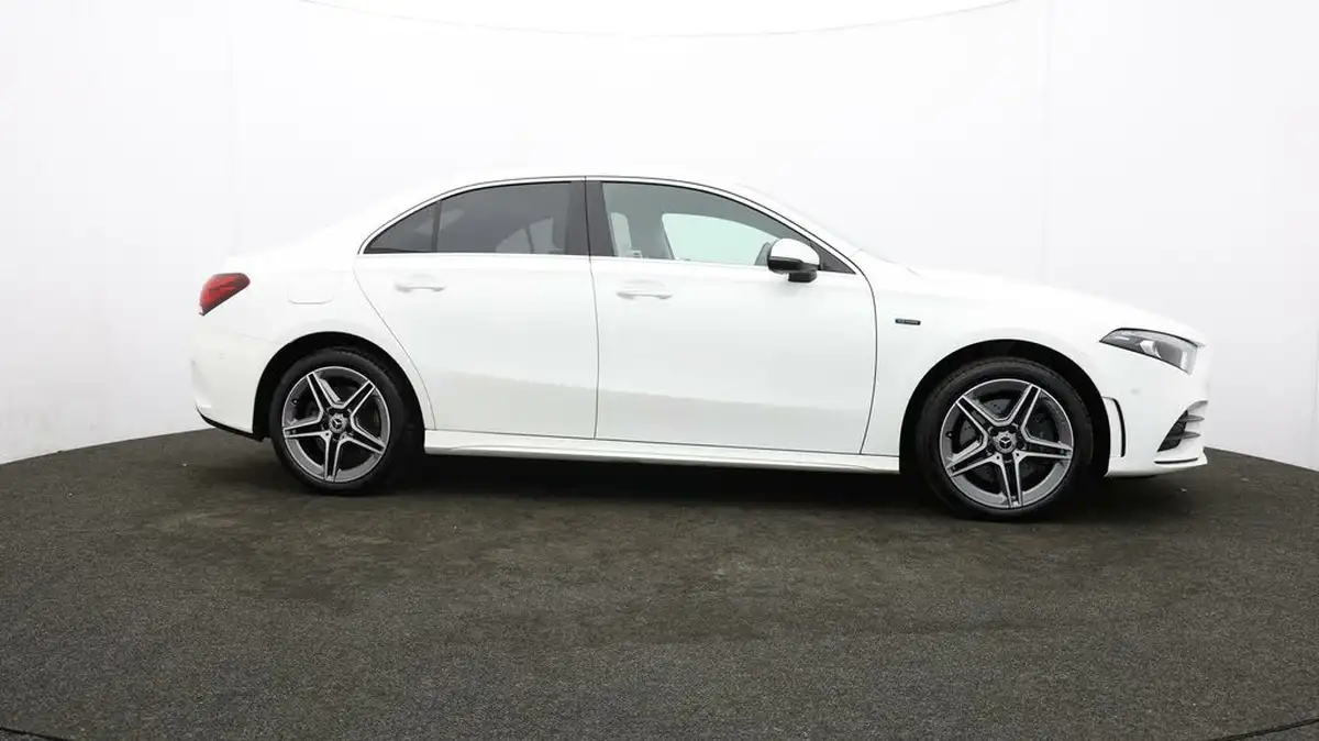 2021-mercedes-benz-a-class-13-a250e-amg-line-premium-saloon-4d-big-32
