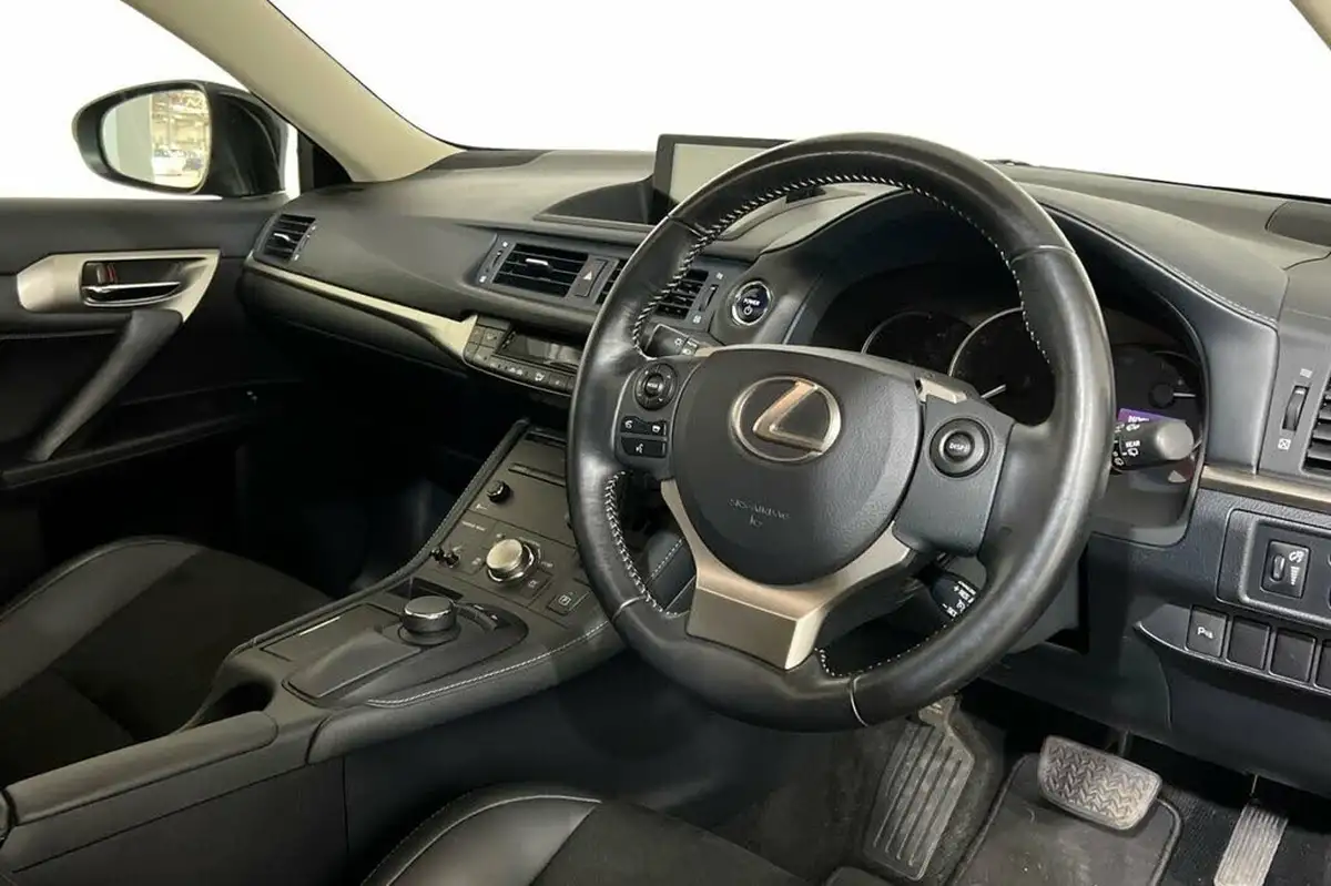 2016-lexus-ct-200h-18-sport-big-6