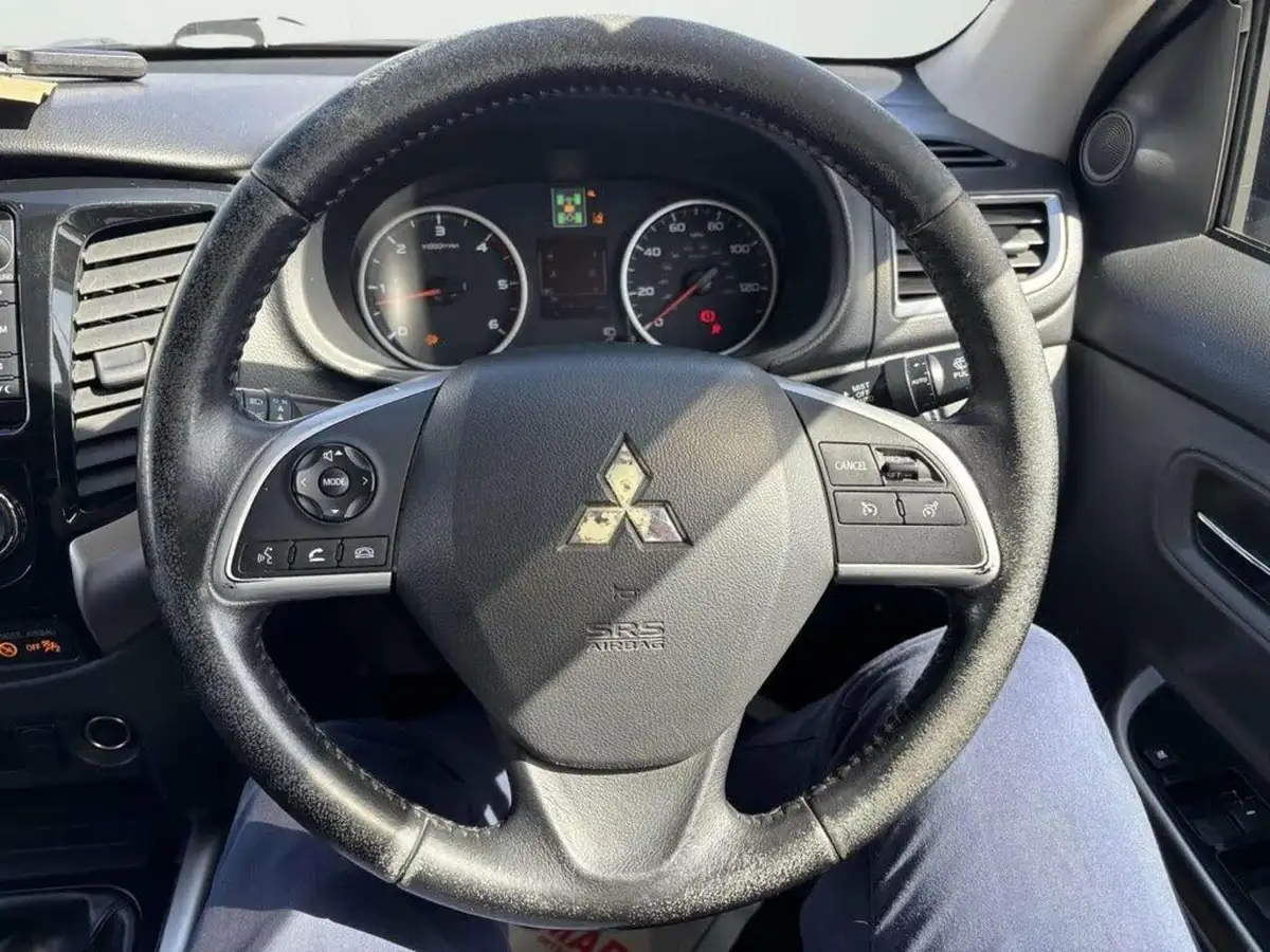 2016-mitsubishi-l200-24di-d-barbarian-big-23