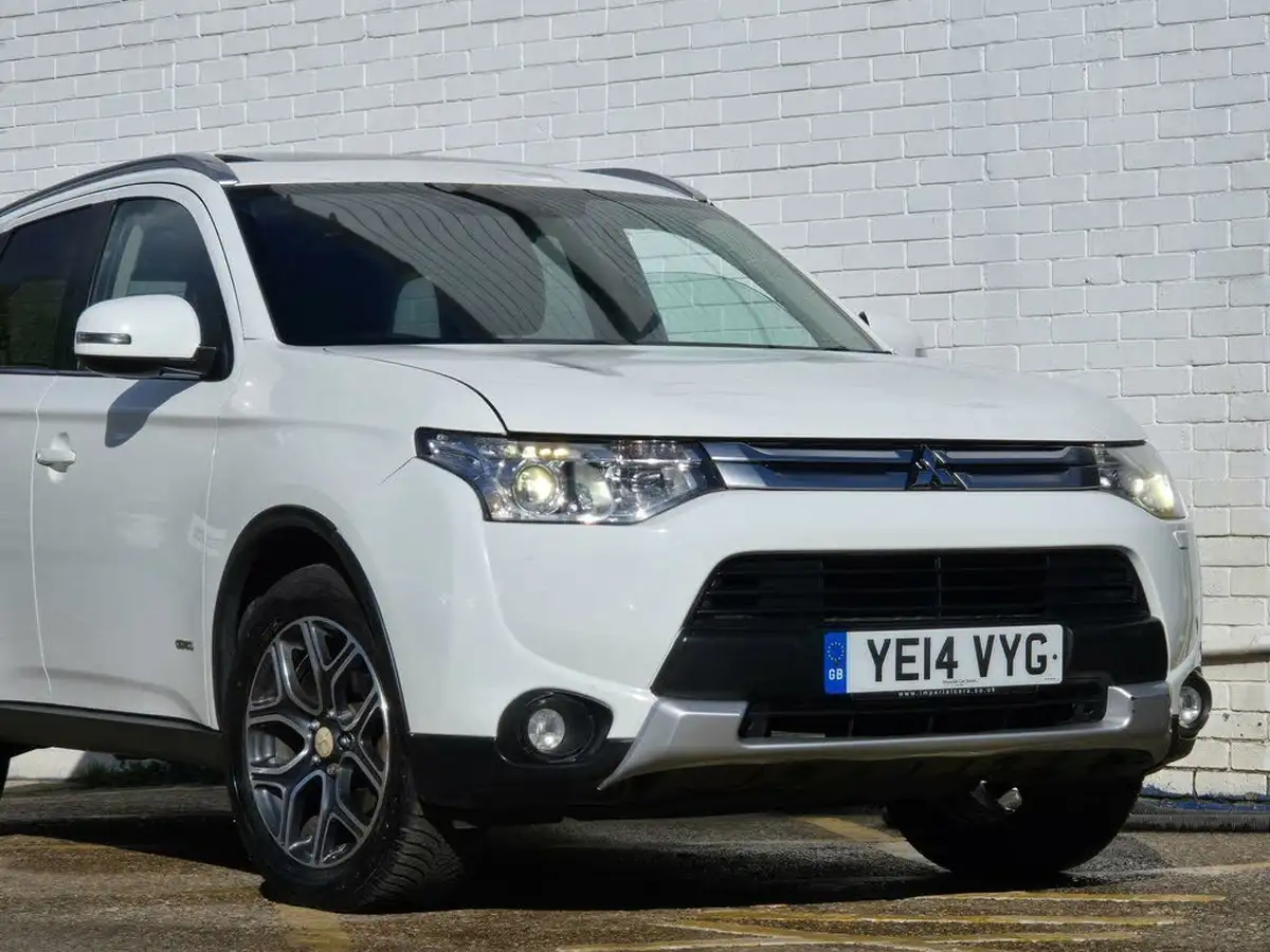 2014-mitsubishi-outlander-22di-d-gx4-big-6