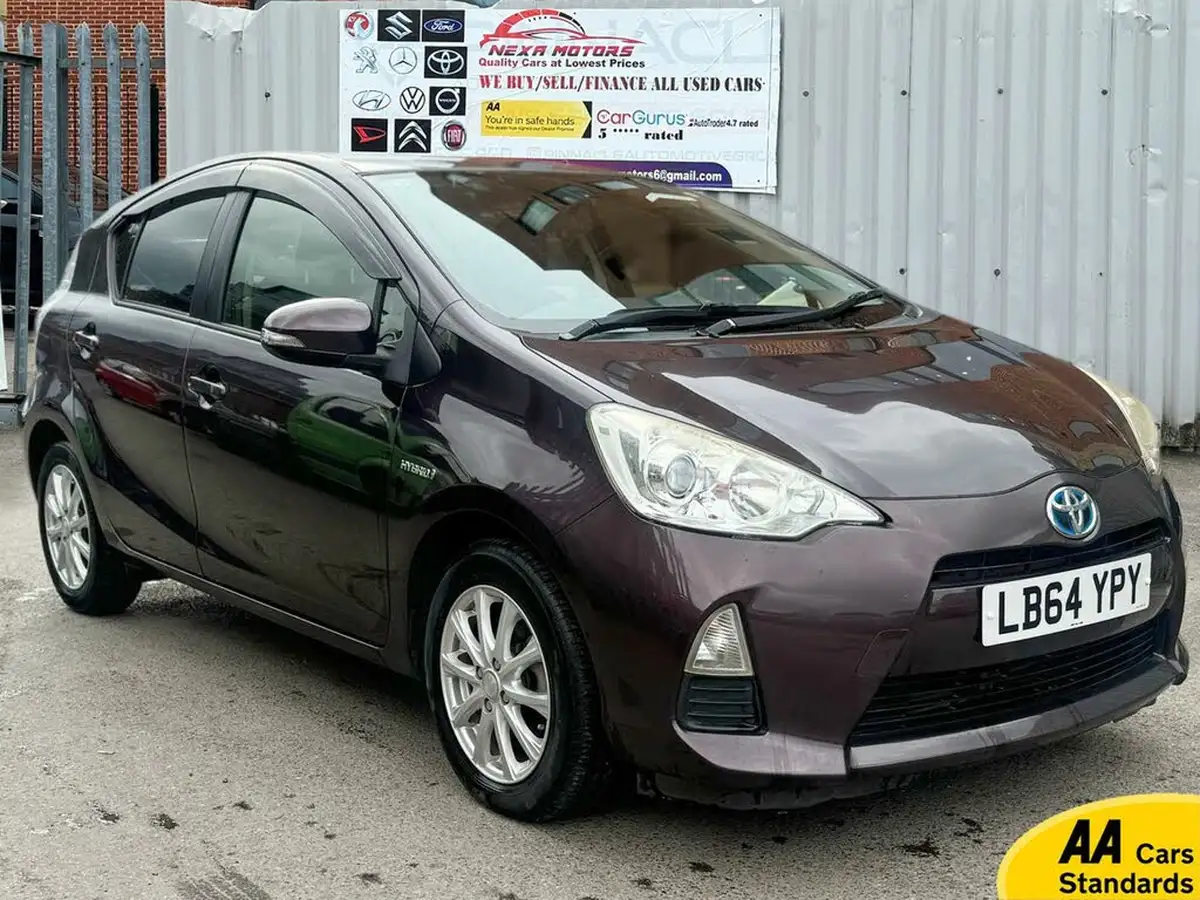 2014-toyota-yaris-big-0