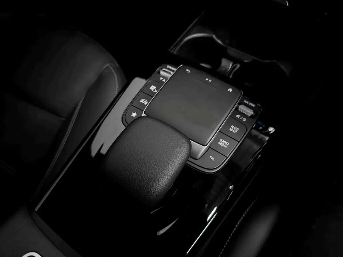 2022-mercedes-benz-cla-13-cla-200-amg-line-executive-coupe-4d-big-22