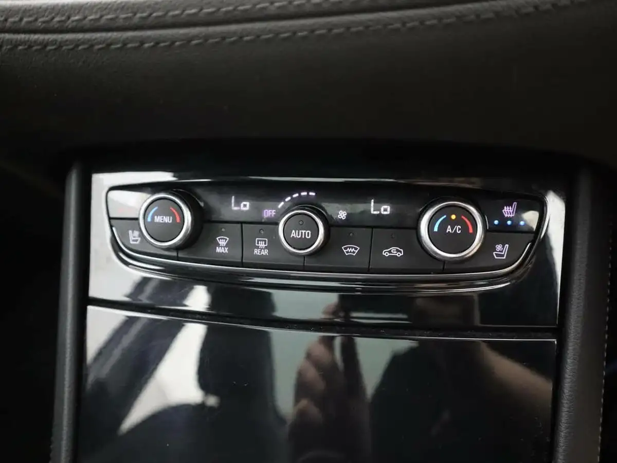 2020-vauxhall-grandland-x-12-elite-nav-big-20