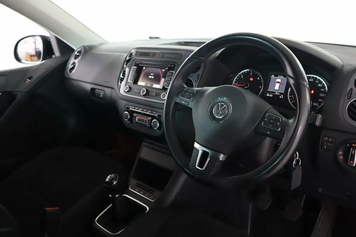 2014-volkswagen-tiguan-20tdi-match-140ps-2wd-bluemotion-tech-big-14