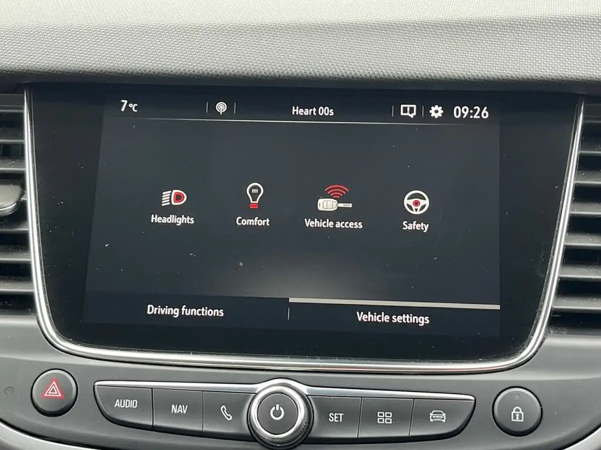 2021-vauxhall-crossland-12i-se-nav-premium-big-19