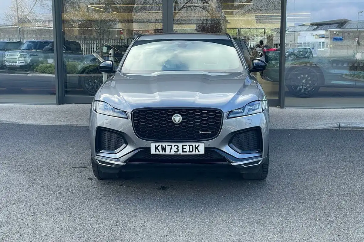 2023-jaguar-f-pace-20-d200-r-dynamic-hse-black-big-5