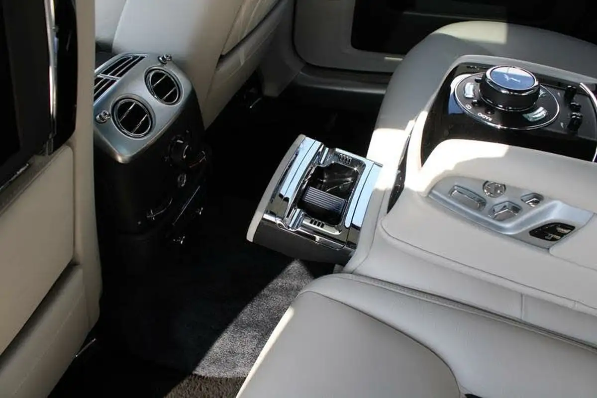 2015-rolls-royce-ghost-66-big-33