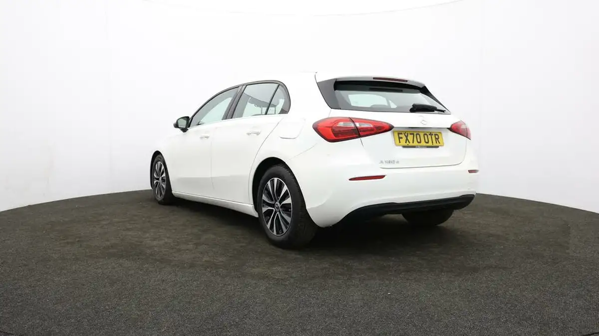 2020-mercedes-benz-a-class-15d-a180d-se-big-69