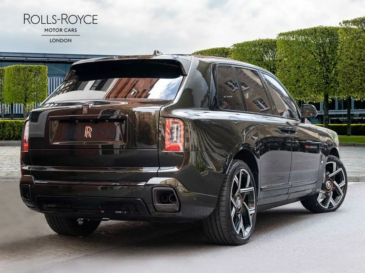 2024-rolls-royce-cullinan-675-black-badge-big-1