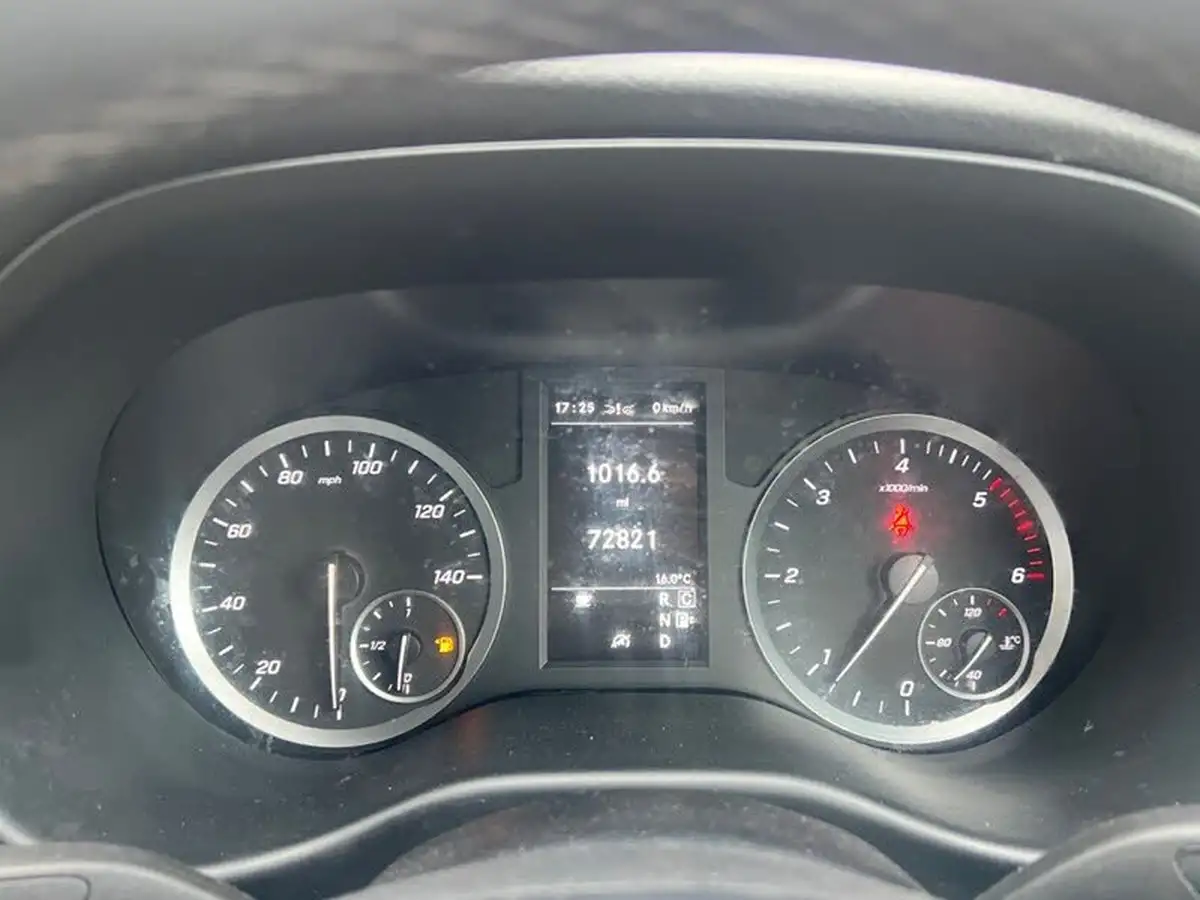 2021-mercedes-benz-vito-20cdi-114-progressive-l2-134bhpeu6dt-panel-1749cc-9g-tronic-big-44