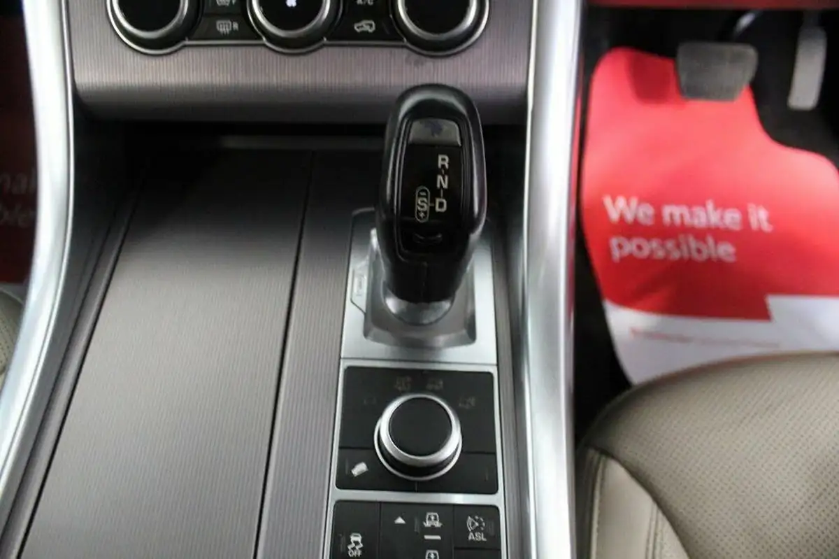 2014-land-rover-range-rover-sport-30-sd-v6-hse-big-33