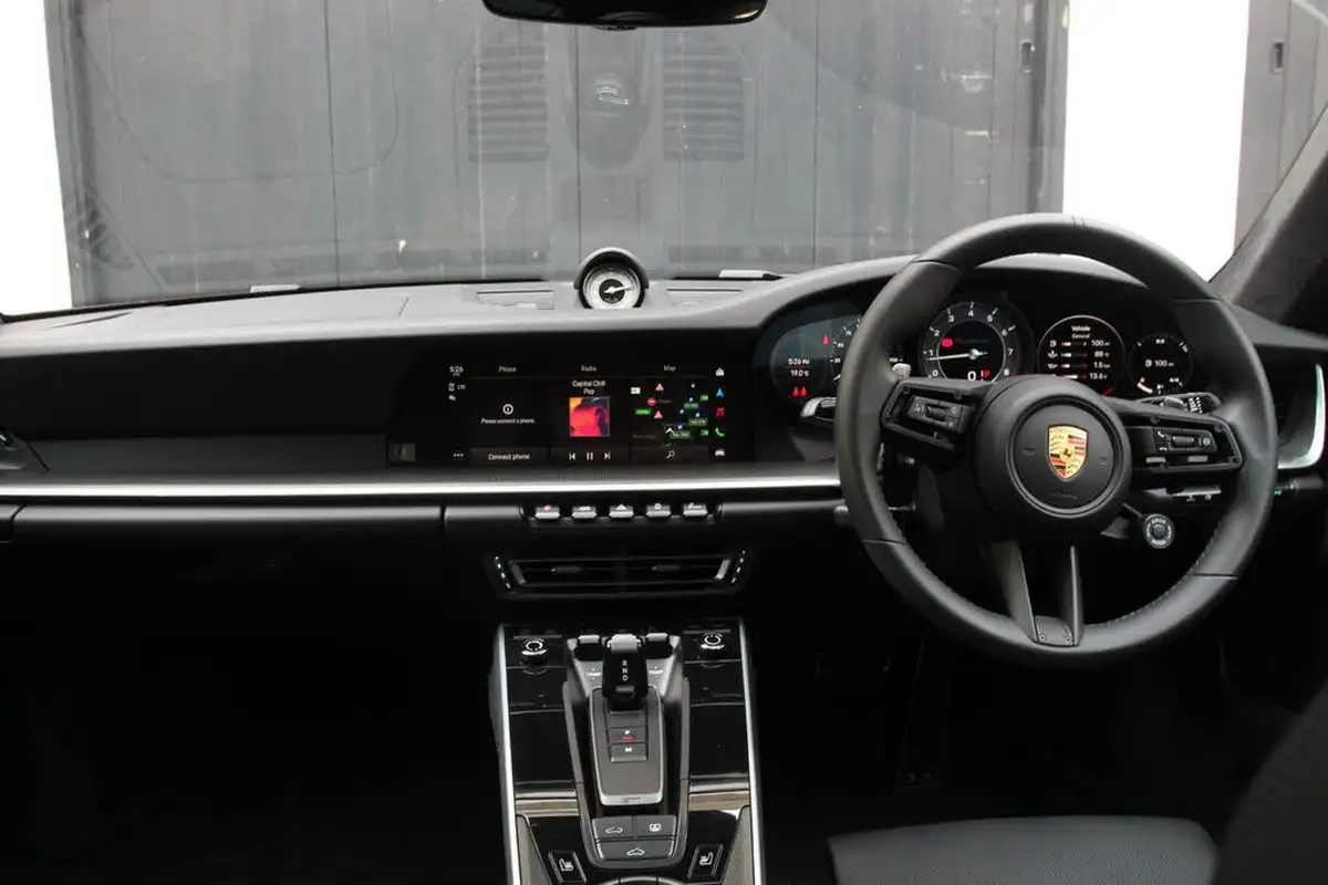 2023-porsche-911-38-turbo-s-awd-turbo-coupe-big-27