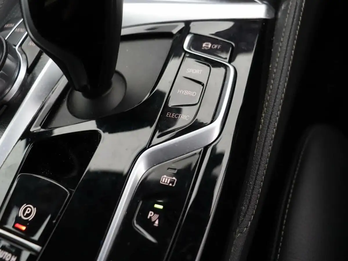 2022-bmw-5-series-20-530e-m-sport-saloon-4d-big-20