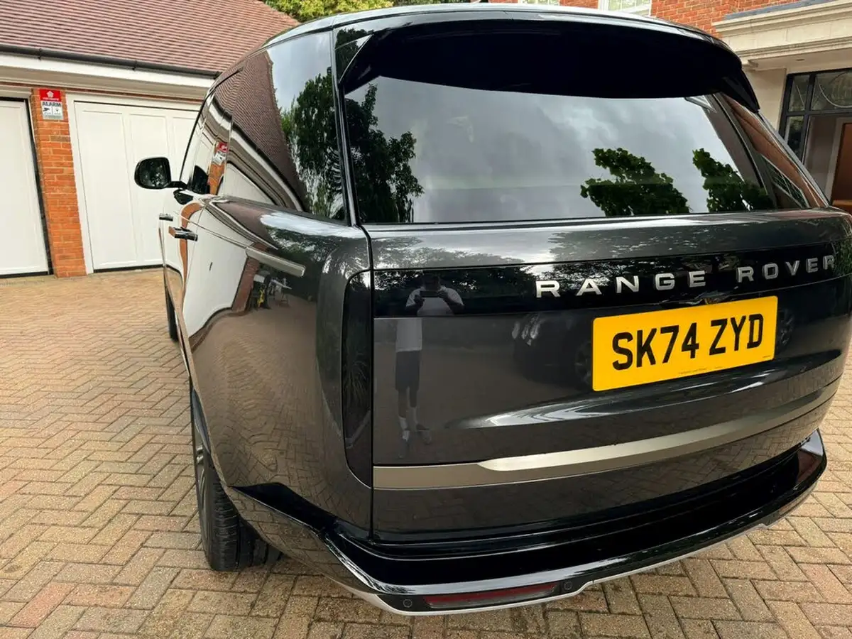 2024-land-rover-range-rover-30-p460e-se-big-8