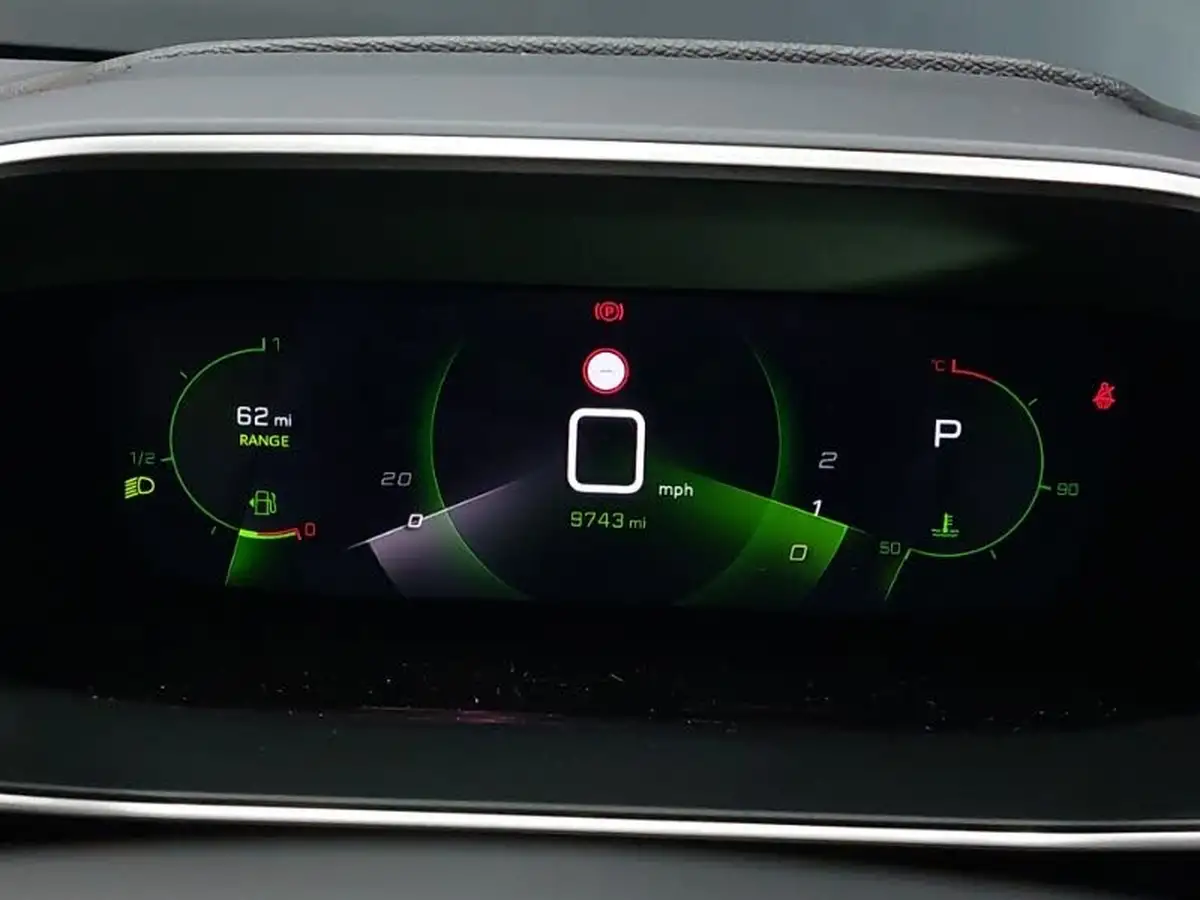 2023-peugeot-208-12-puretech-allure-premium-130ps-eat8-big-9