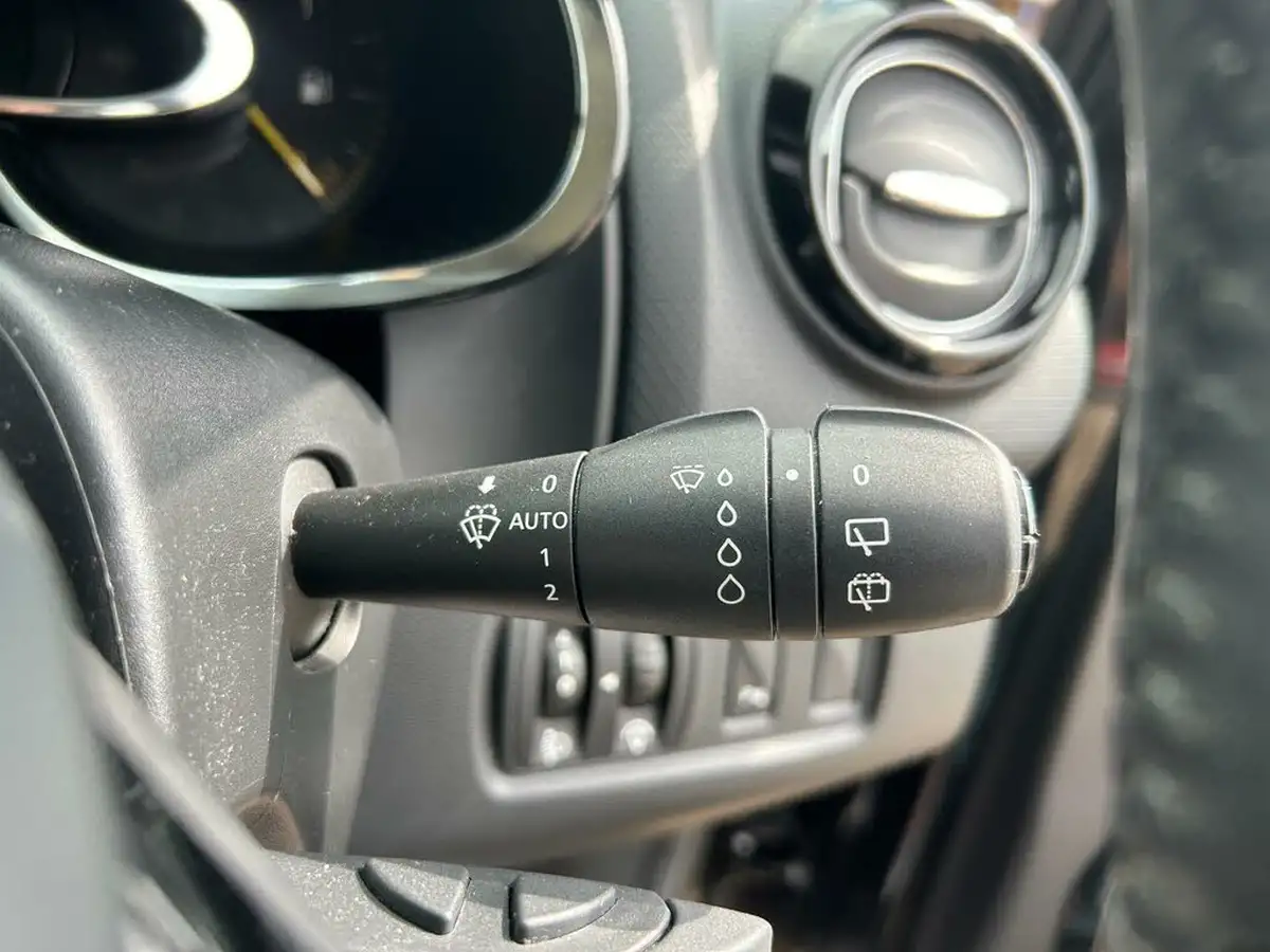 2015-renault-clio-15dci-dynamique-s-medianav-edc-auto-big-44