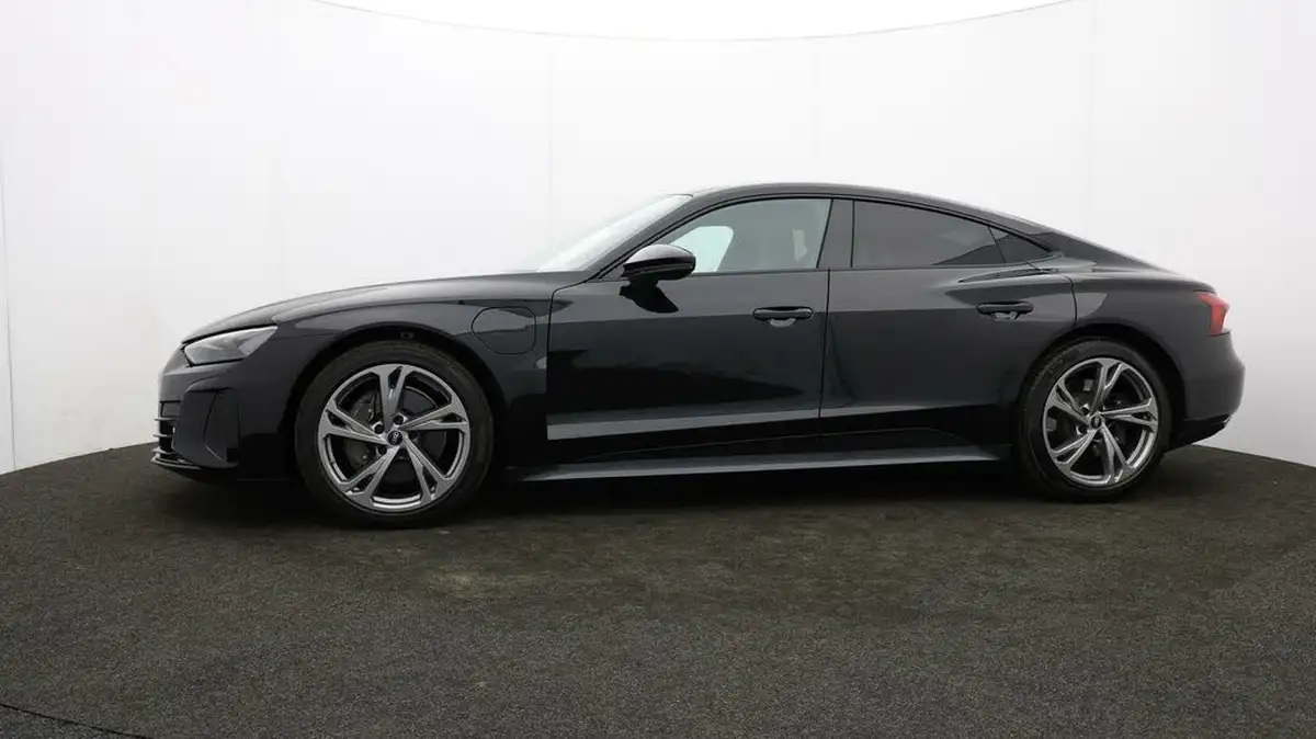 2023-audi-e-tron-gt-e-big-63