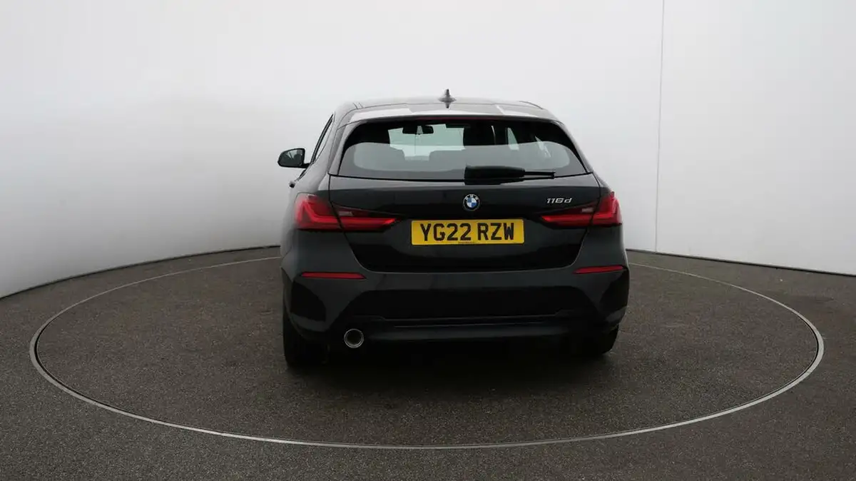 2022-bmw-1-series-15td-116d-sport-dct-big-51