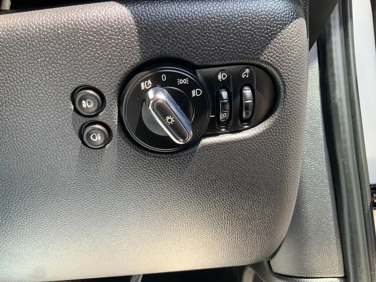 2019-mini-cooper-15-cooper-classic-hatchback-5d-big-23