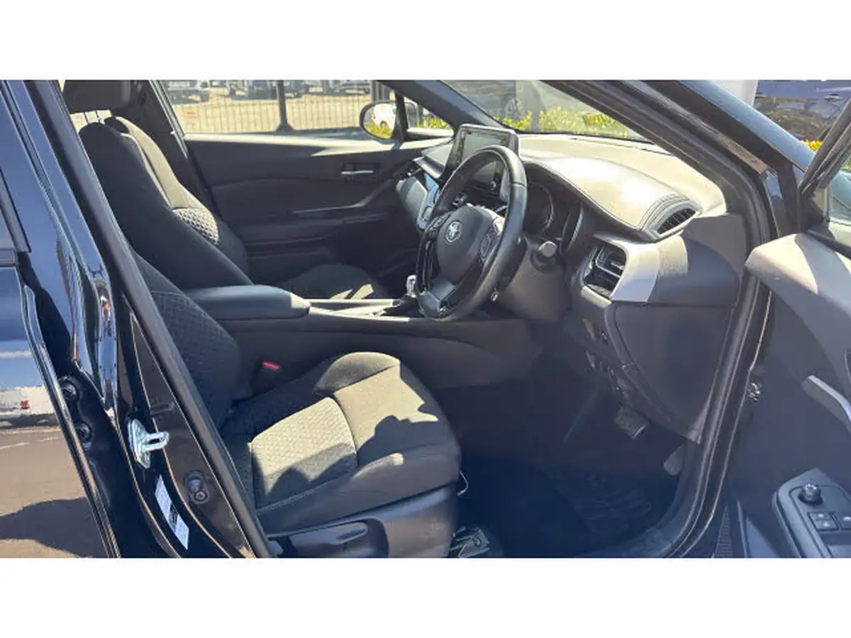 2022-toyota-c-hr-18-vvt-i-icon-big-10