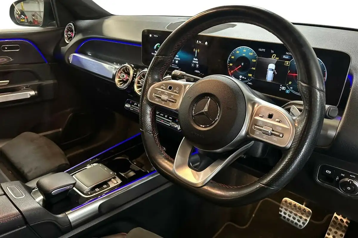 2020-mercedes-benz-glb-class-20d-glb220d-amg-line-premium-7-big-6